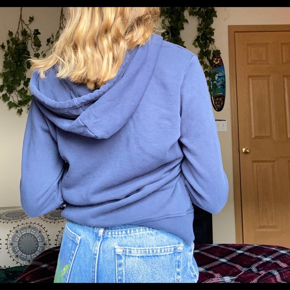 size M tommy hilfiger zip up 🥶🦋 - Picture 4 of 5